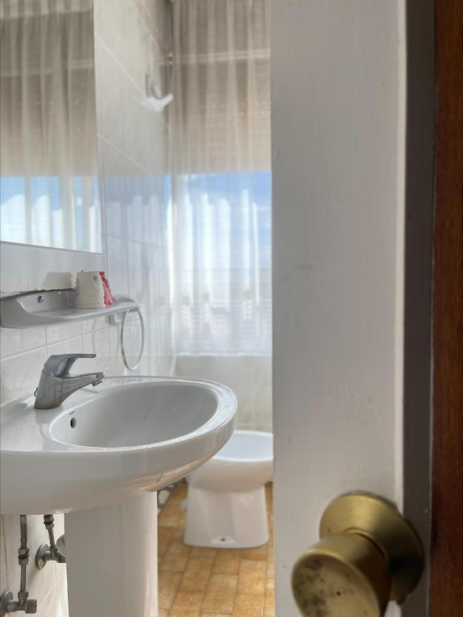 Hostal El Botero Monreal del Campo Exteriör bild